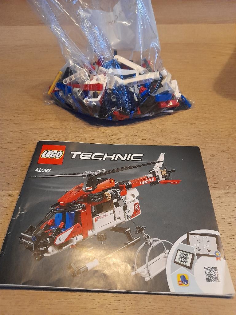 Lego Technic Rescue Helikopter,  42092, Ophalen of Verzenden, Zo goed als nieuw, Complete set, Lego