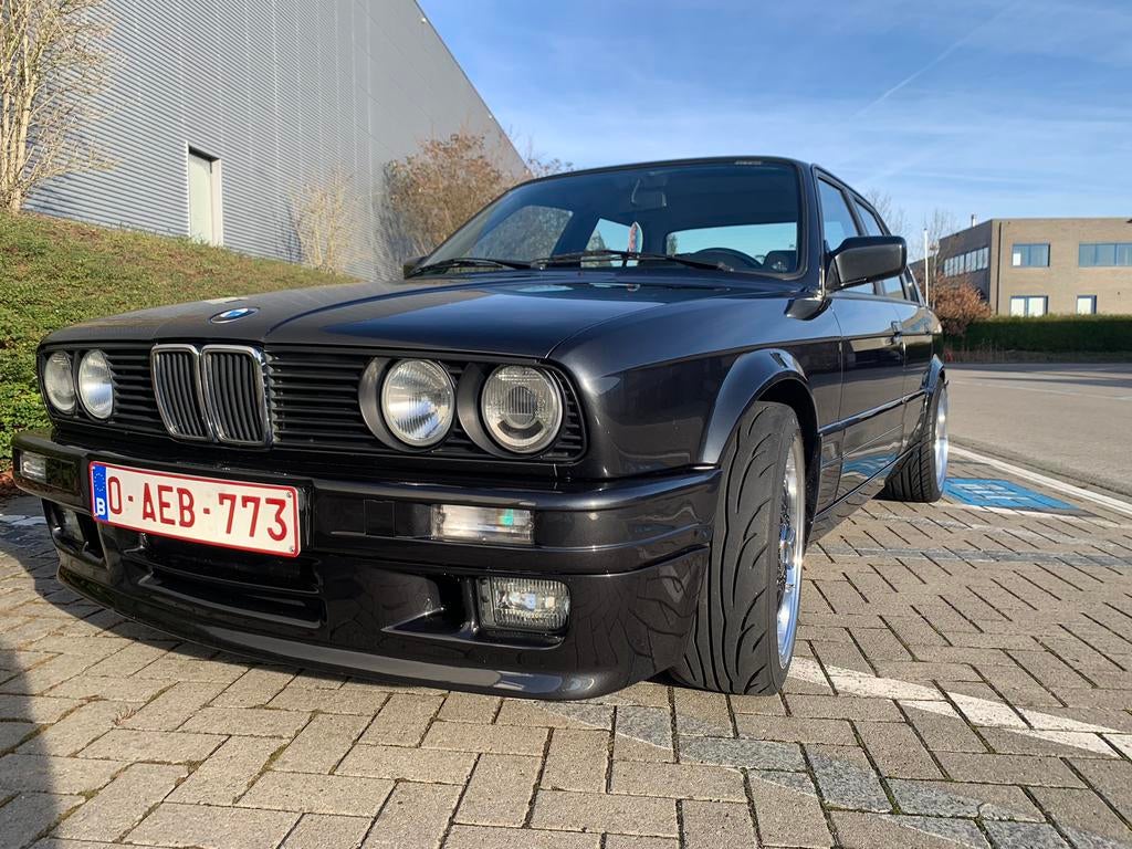 Bmw 320i E30 M-tech II, 4 deurs, Achterwielaandrijving, Zwart, Zwart