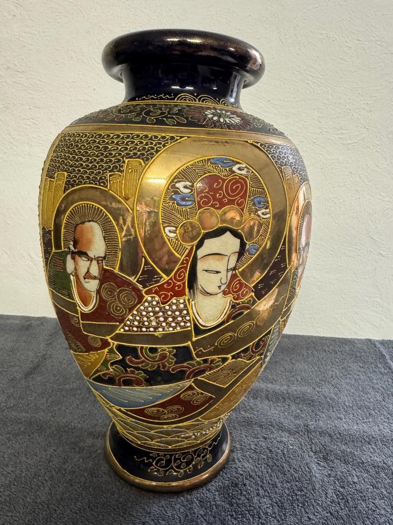 Vase Satsuma, Enlèvement
