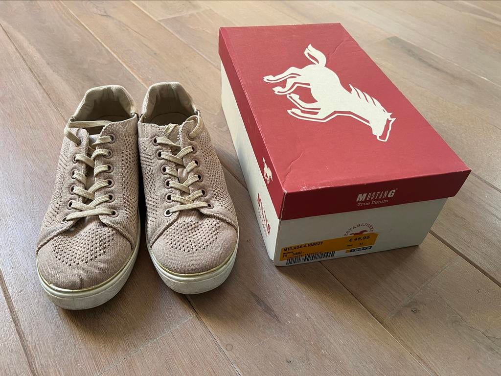 Schoenen maat 37 van Mustang, Enlèvement ou Envoi, Comme neuf, Chaussures, Garçon ou Fille