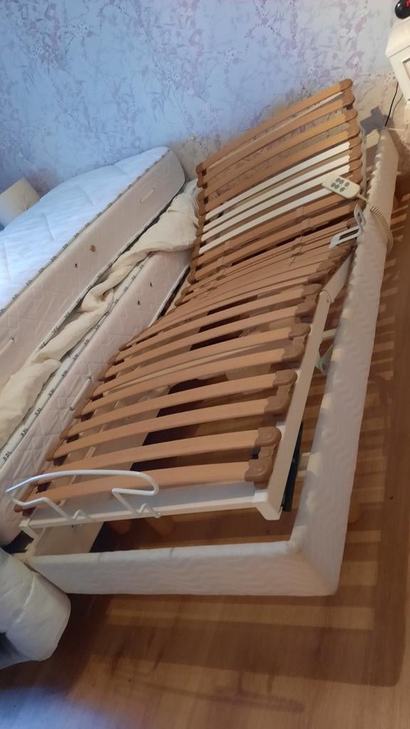 2 elektrische boxsprings van 80x200 met matrassen, frames en, Huis en Inrichting, Slaapkamer | Matrassen en Bedbodems, Ophalen of Verzenden
