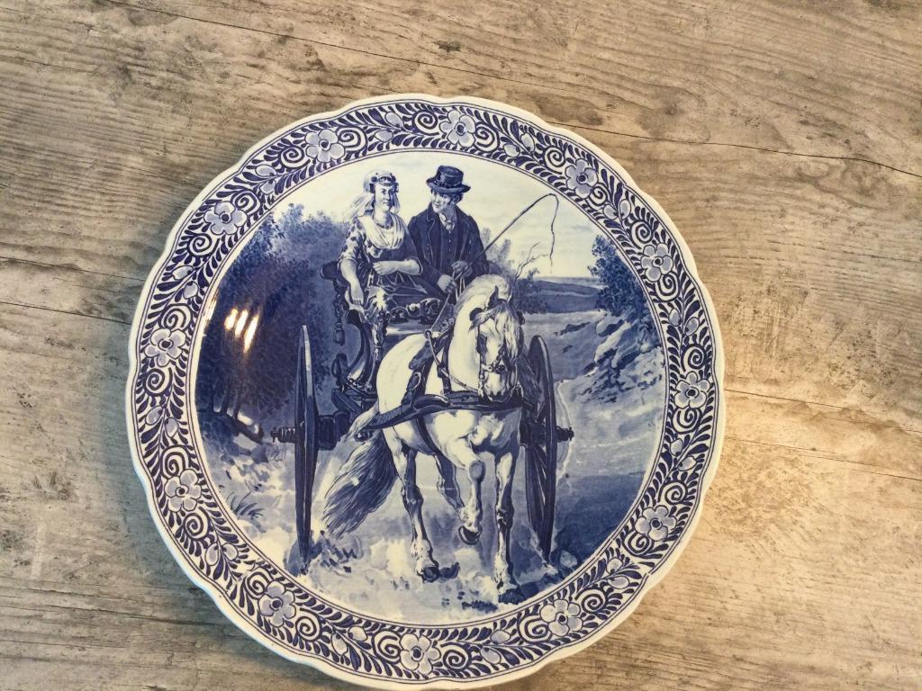 Delfts blauw bord paard, Ophalen