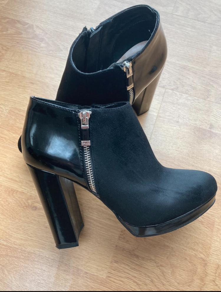 Chaussures talons hauts pointure 39, Ophalen, Zo goed als nieuw