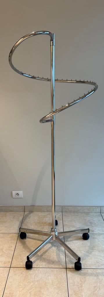 Étagère à vêtements, étagère à spirale sur roulettes, Enlèvement, Comme neuf