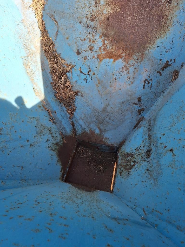 Betonkubel 400l met slurf, Ophalen