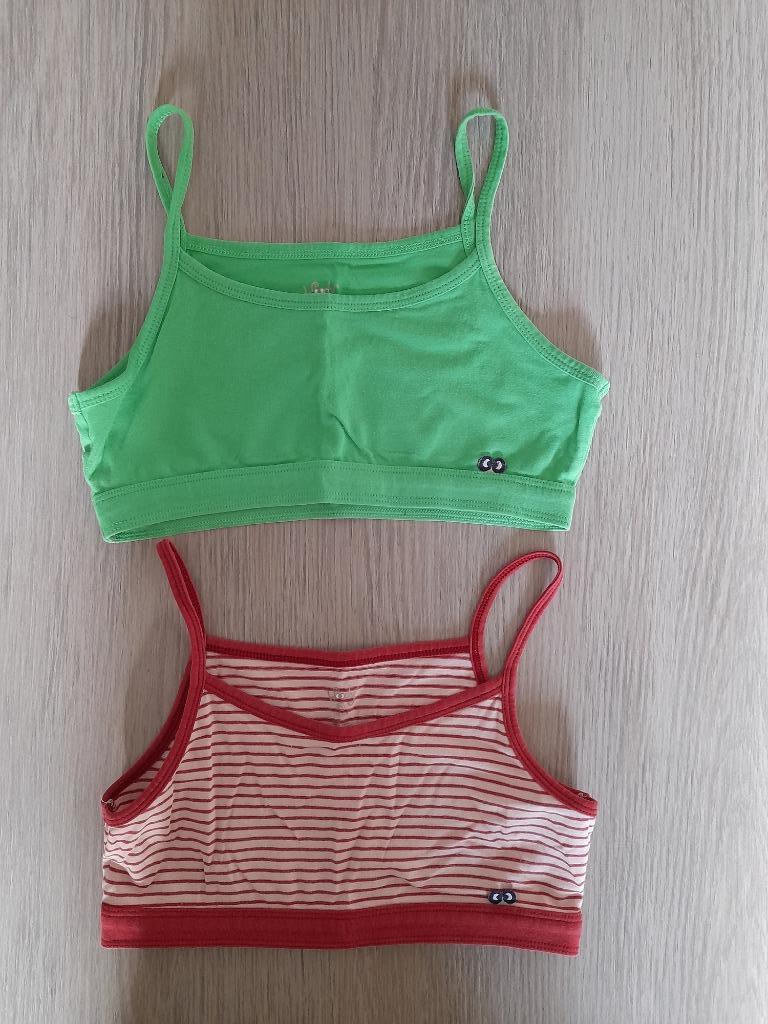 2 topjes Woody 128 ( 8 jaar ), Enlèvement ou Envoi, Comme neuf, Vêtements de nuit ou Sous-vêtements, Fille