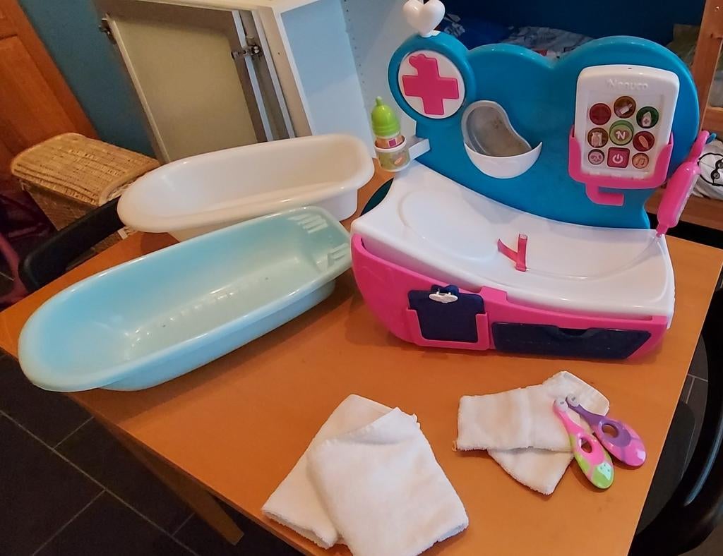 Trousse de soins/trousse médicale, lit superposé et poupée, Enlèvement ou Envoi, Utilisé