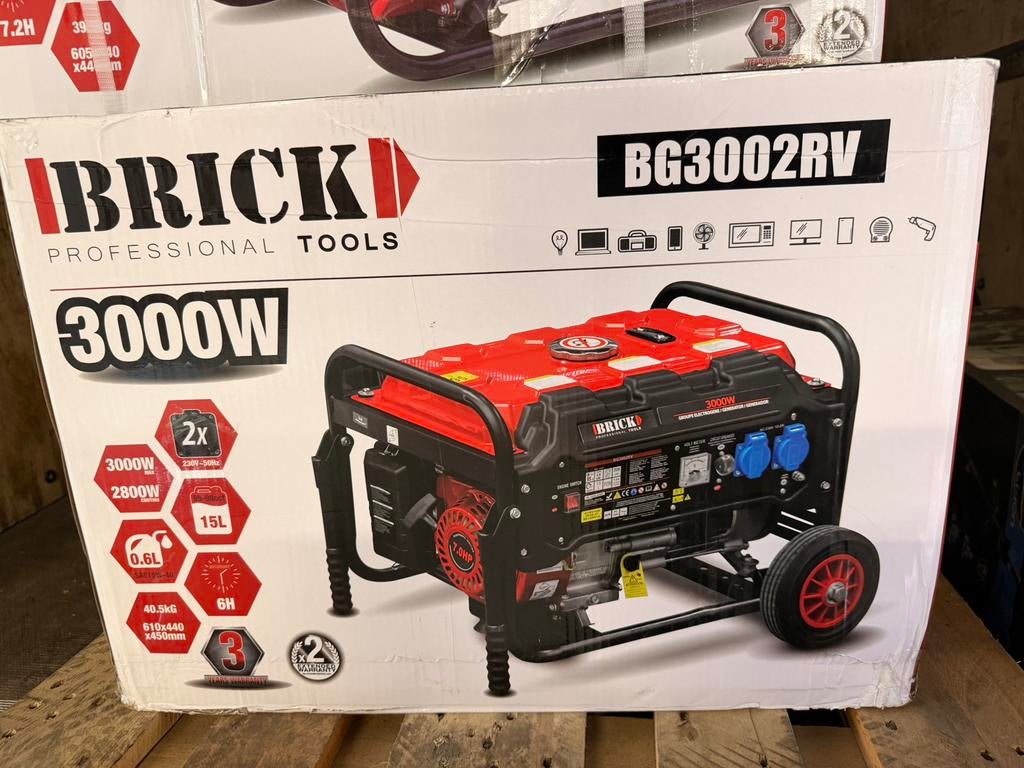 GENERATOR 3000w NIEUW, Doe-het-zelf en Bouw, Aggregaten, Ophalen, Zo goed als nieuw
