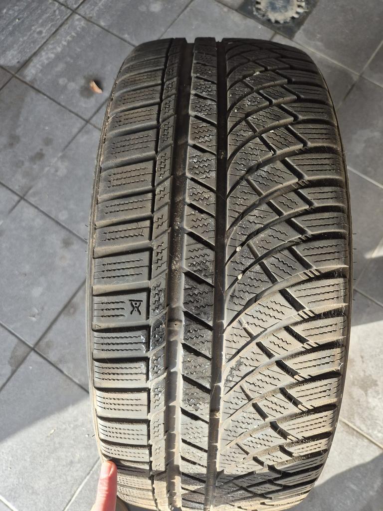Set Winterbanden kumho wintercraft wp72 235/245 r19, Auto-onderdelen, Banden en Velgen, Ophalen, Winterbanden