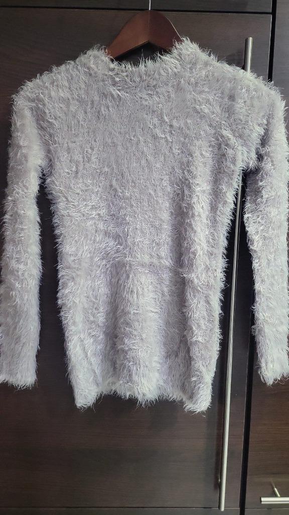 Pull à vendre taille L mais taille petit. Correspond plutôt, Sans marque, Enlèvement, Porté, Taille 36 (S)
