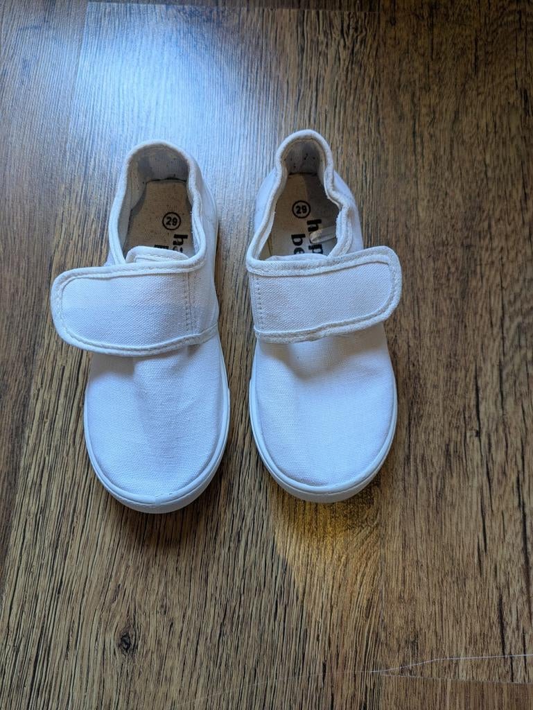 Witte turnpantoffels maat 29, Ophalen