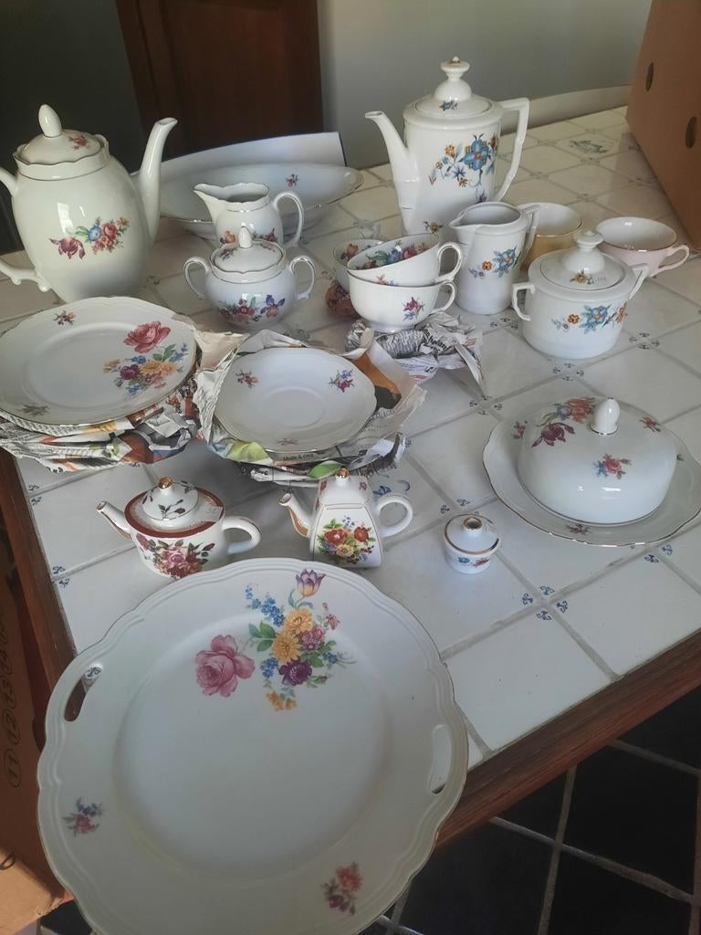 Service à café ancien de 6 pièces et plus encore., Enlèvement