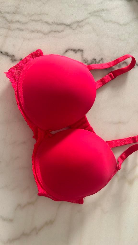Soutien eur 85D rouge, Rouge