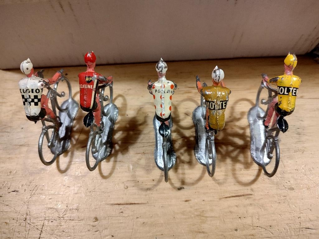 vintage miniatuur wielrenners van Salza, Enlèvement