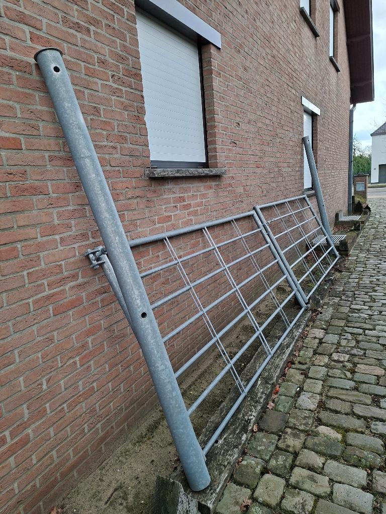 Weide-of Landpoort, Dieren en Toebehoren