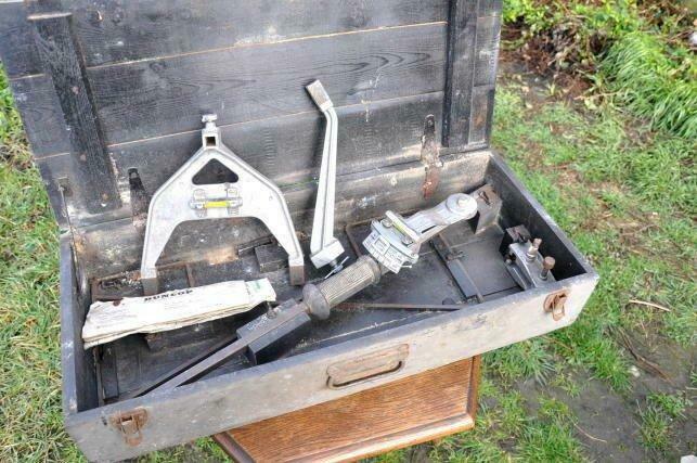 §  coffre carrosage chasse inclinaison axes de fusée vintage, Ophalen, Gebruikt