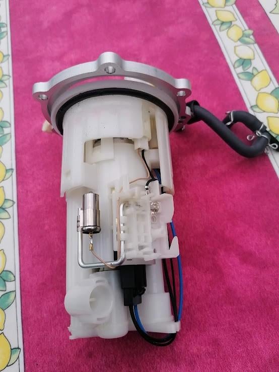 YAMAHA R1 ou R6 2004-2009 Pompe à essence, Motos, Enlèvement