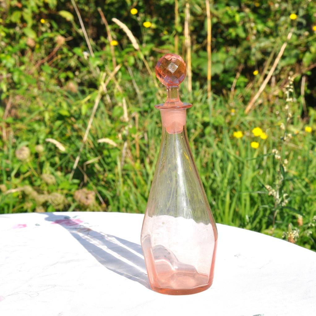 petite carafe en verre rose, Ophalen of Verzenden