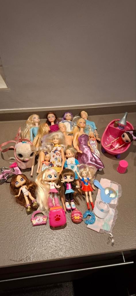 Lot barbies & andere poppetjes alles 20€, Enfants & Bébés, Enlèvement ou Envoi
