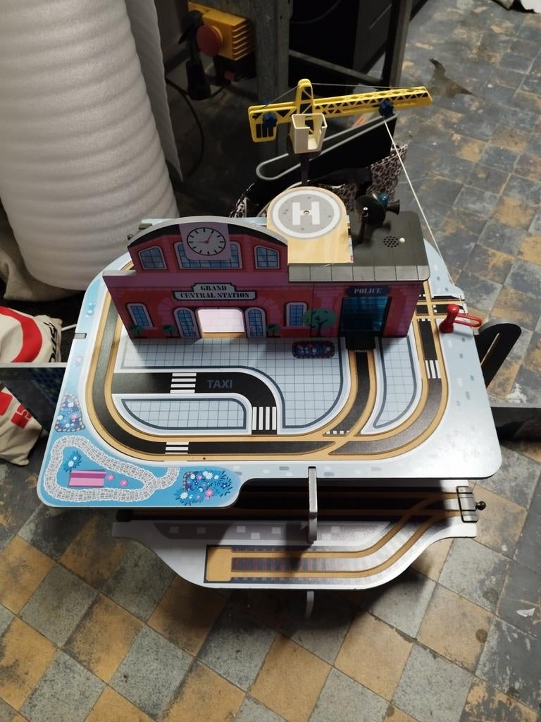 Houten treinstation plus trein en sporen, Kinderen en Baby's, Speelgoed | Playmobil, Ophalen, Zo goed als nieuw