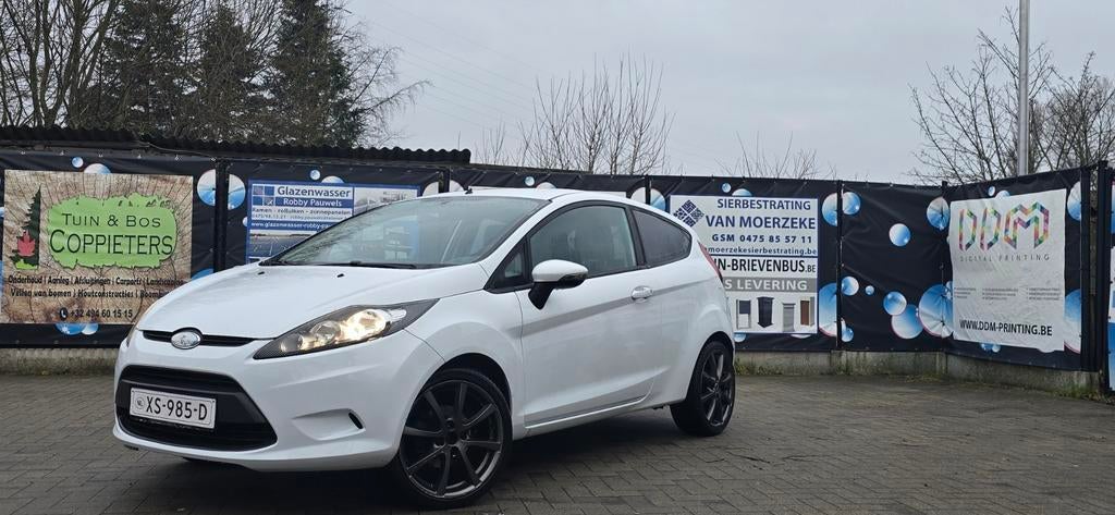 Ford Fiesta 1.25 Benzine – 2009 – Manueel – ST-Line – €3.800, Wit, Particulier, Stadsauto, Radio