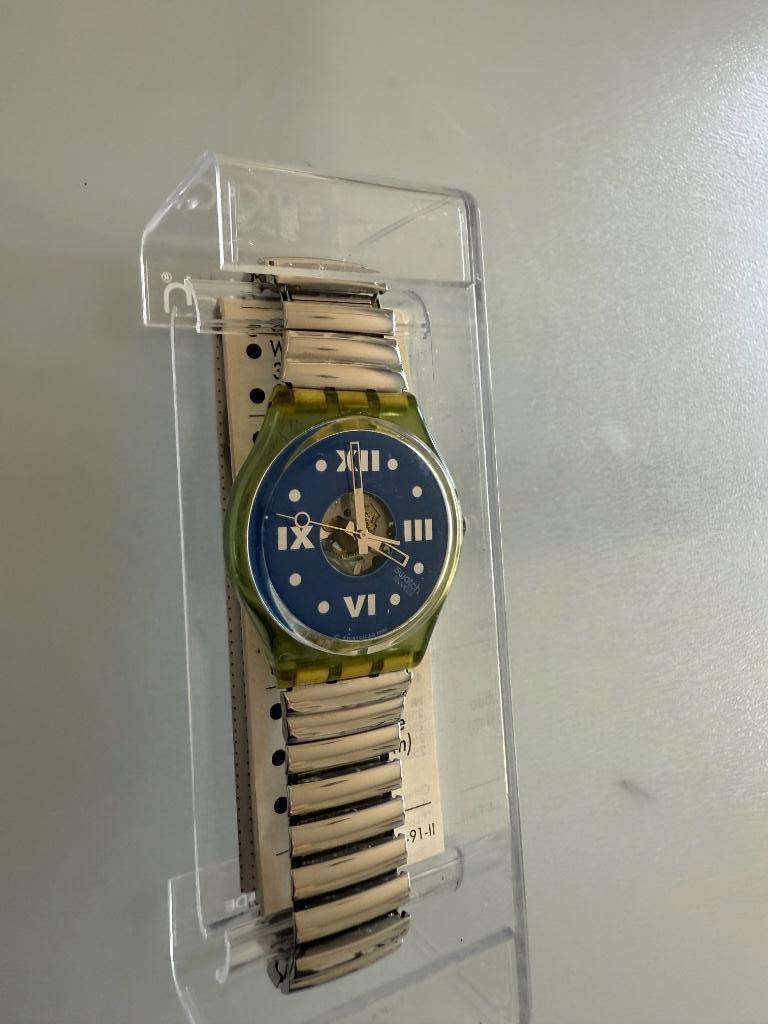 Montre rare non portée | Swatch emballée - livraison gratuit, Enlèvement ou Envoi, Neuf