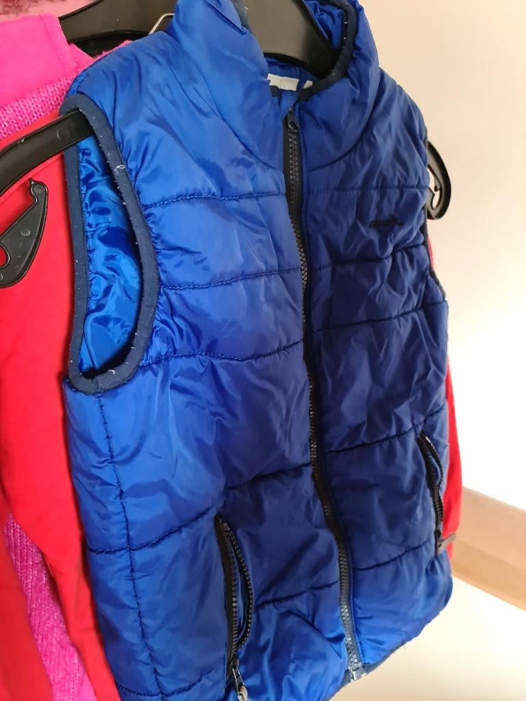 Veste bleue sans manche Outerwear Taille 128 8 ans, Enfants & Bébés, Garçon, Comme neuf, Enlèvement, Outerwear