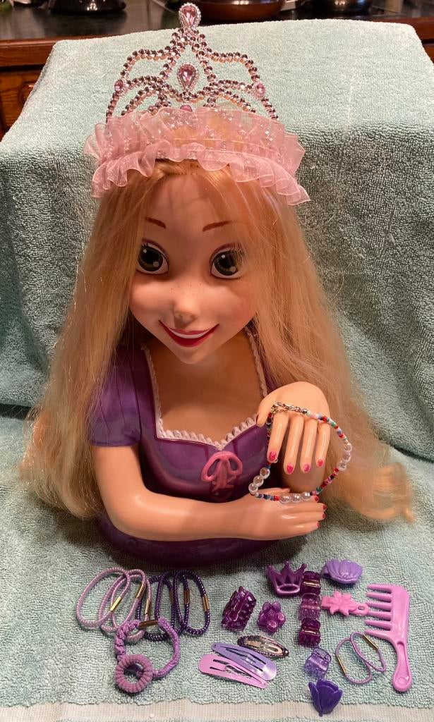 Rapunzel opmaak hoofd+accessoires en kroontje., Ophalen of Verzenden, Zo goed als nieuw, Overige typen