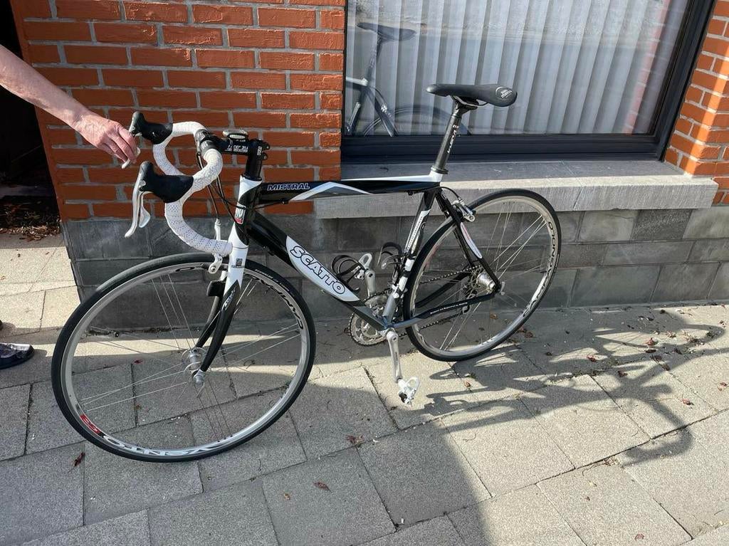 Vélo de course scato noir et blanc, Enlèvement, Comme neuf