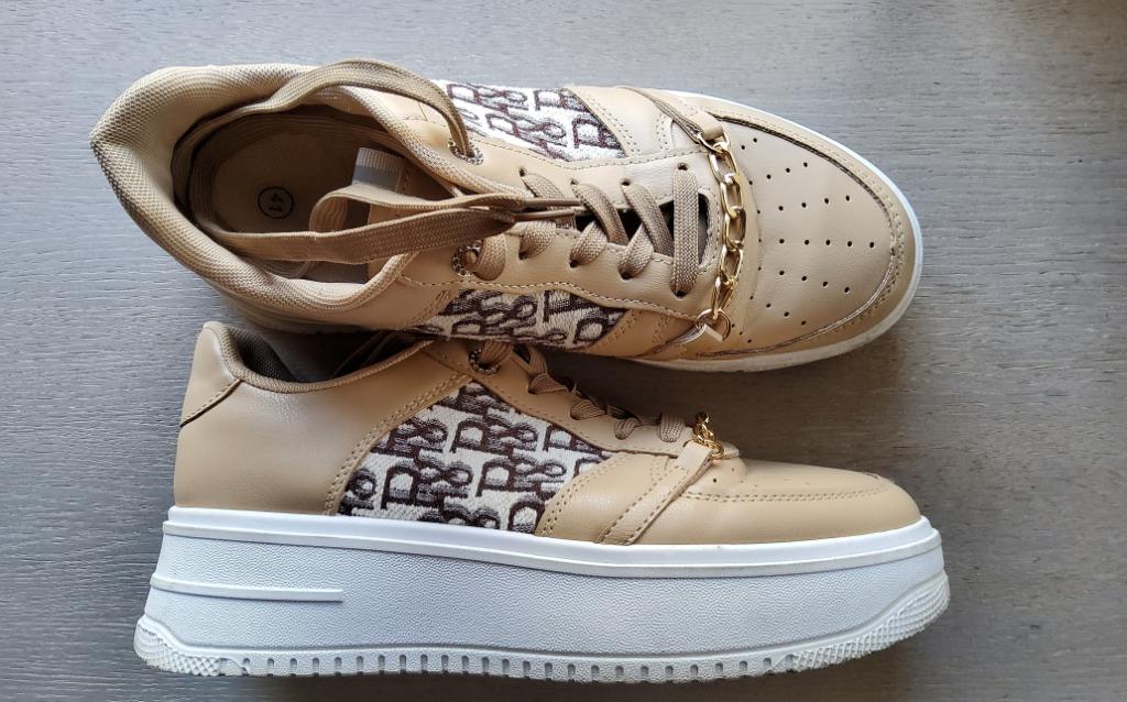 Sneakers beige tijgerprint met gouden ketting maat 41 nieuw, Kleding | Dames, Beige, Ophalen of Verzenden, Zo goed als nieuw, Sneakers
