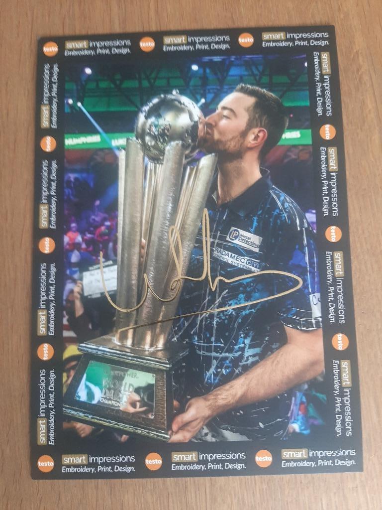Gesigneerde fotokaart Luke Humphries darts, Sport en Fitness, Darts, Ophalen of Verzenden, Nieuw, Overige typen