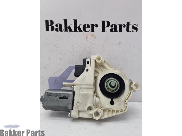 Moteur de vitre portière d'un Audi Q7, Autos : Pièces & Accessoires, Carrosserie & Tôlerie, -, -, 3 mois de garantie, Audi