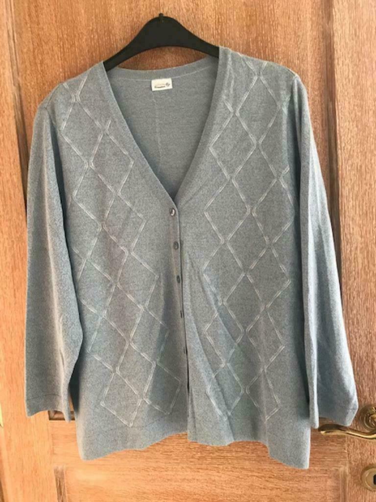 Nieuwe wollen cardigan - maat M - oto 62cm (zn3762), Ophalen of Verzenden, Nieuw, Maat 38/40 (M), Blauw