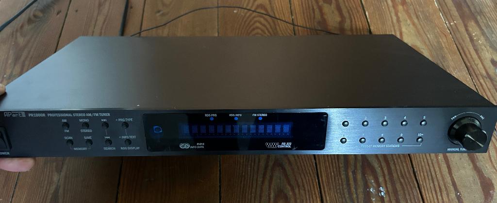 APart PR1000R professional stereo AM/FM tuner, Enlèvement