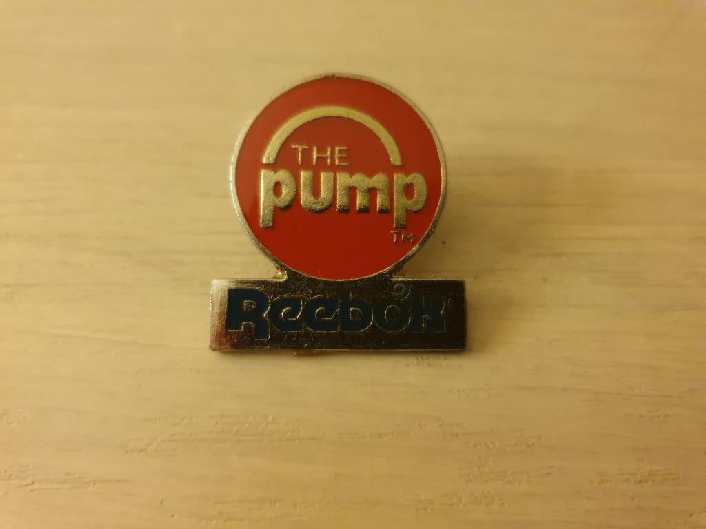 pin's the pump reebok vintage années 90, Enlèvement ou Envoi, Neuf, Marque, Insigne ou Pin's