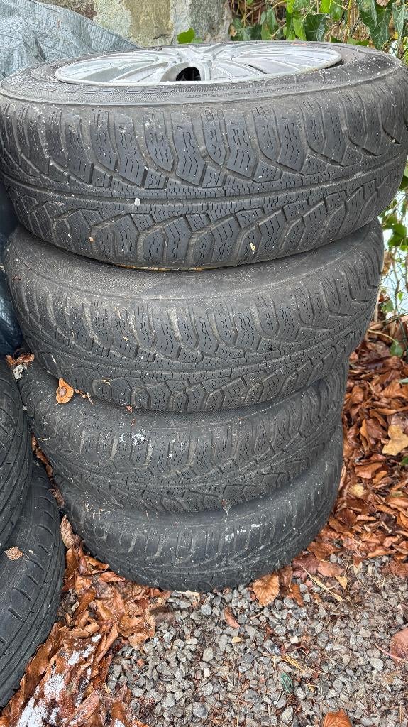 A vendre : Pneus neige taille:195/65 R15, Auto-onderdelen, Banden en Velgen, Ophalen, Gebruikt, 15 inch, Winterbanden