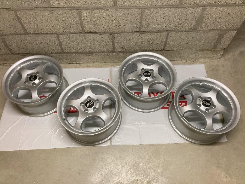15 inch BORBET velgen + 17 inch stalen velgen Toyota, Neuf, 15 pouces, Autre, Enlèvement