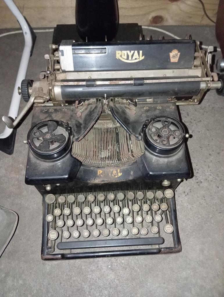 typmachine royal, Enlèvement, Utilisé