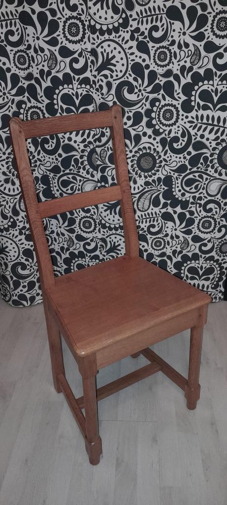 6 chaises (4 brunes et 2 blanches) chêne massif, Comme neuf, Brun, Enlèvement, Cinq, Six Chaises ou plus