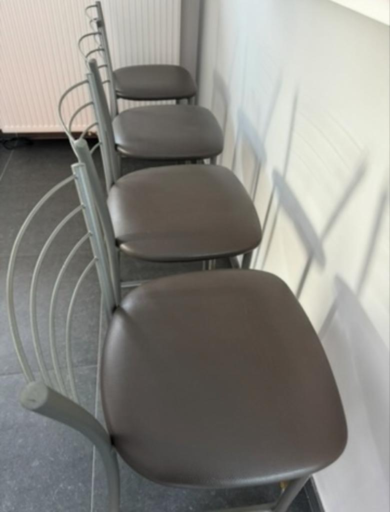 4 barstoelen, Ophalen, Kunststof, Gebruikt, Overige kleuren
