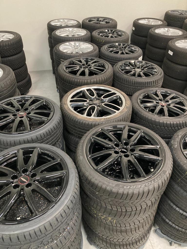 Voor Mini : orig aluvelgen + premium-merk-winter/zomerbanden, Auto-onderdelen, Ophalen, Gebruikt, Banden en Velgen, 17 inch