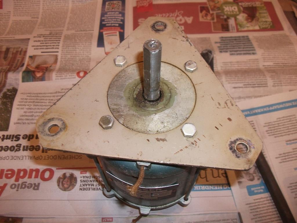 Moteur électrique triphasé, silencieux, Bricolage & Construction, Enlèvement, Comme neuf, Moteur électrique, 1400 à 1800 tpm