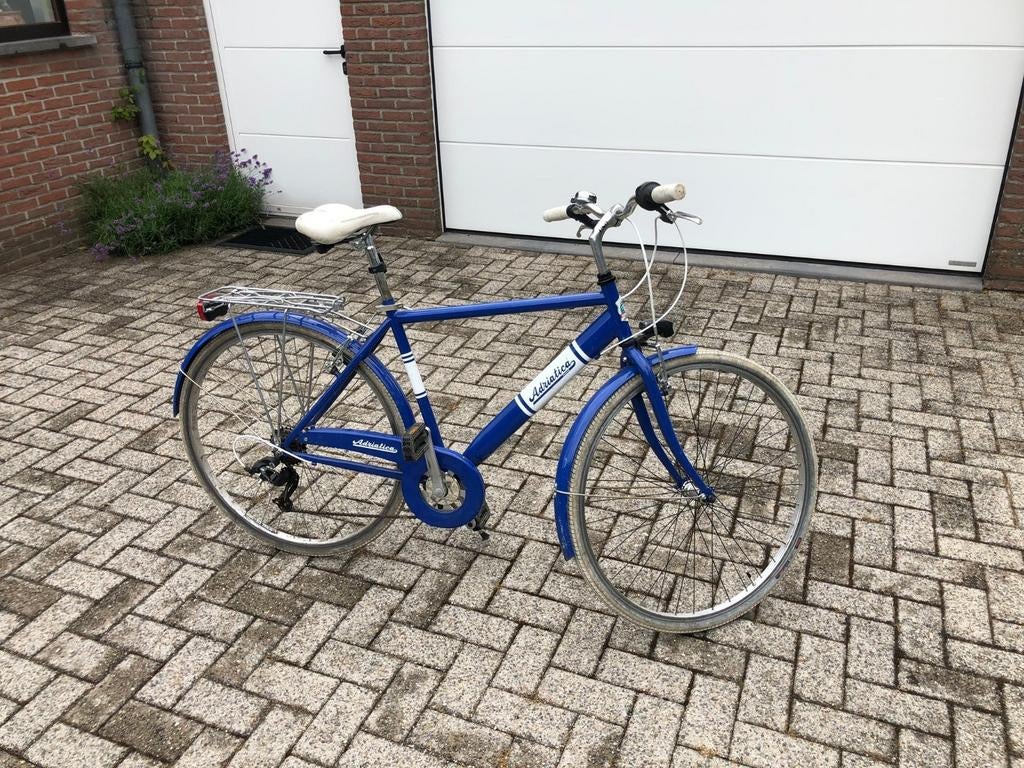 Herenfiets Adriatica 28" blauw wit 2 jaar oud nieuwprijs 399, Enlèvement, Comme neuf