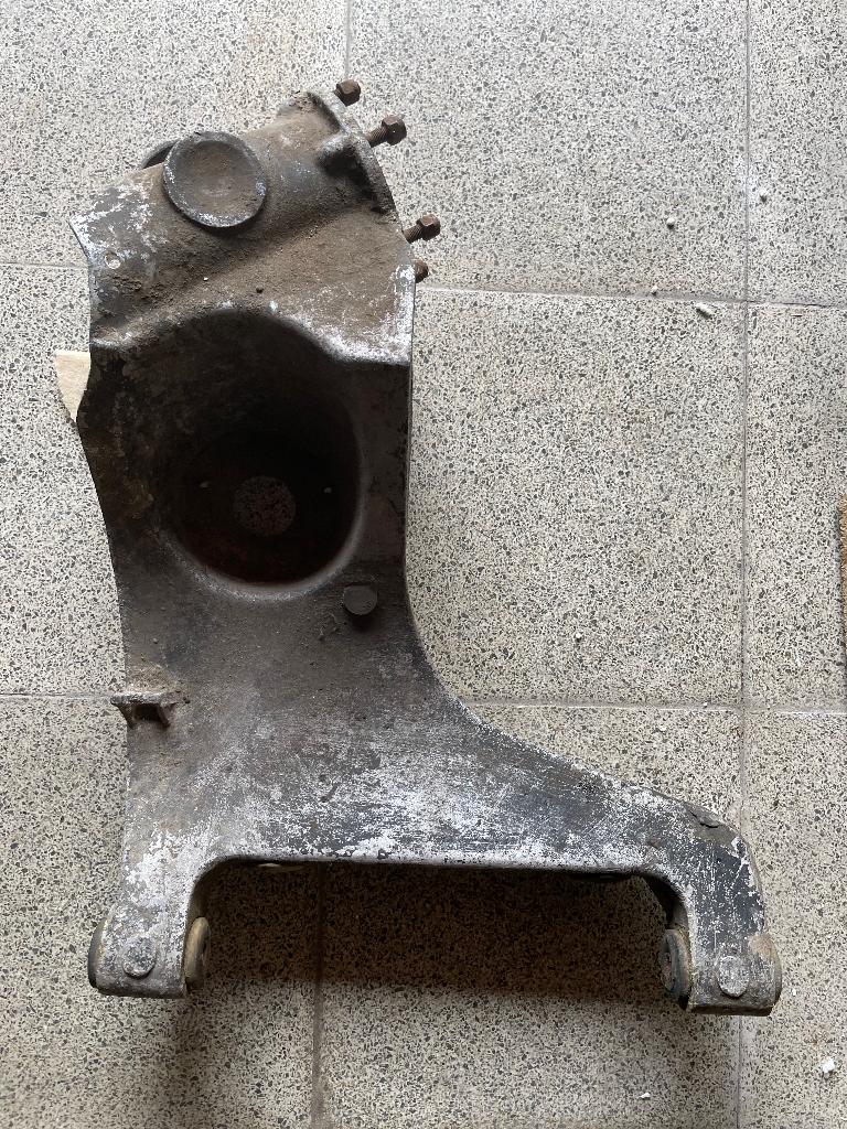 Triumph TR4. - TR6 achterwielophanging (trailing arm), Auto-onderdelen, Ophalen, Achter, Triumph