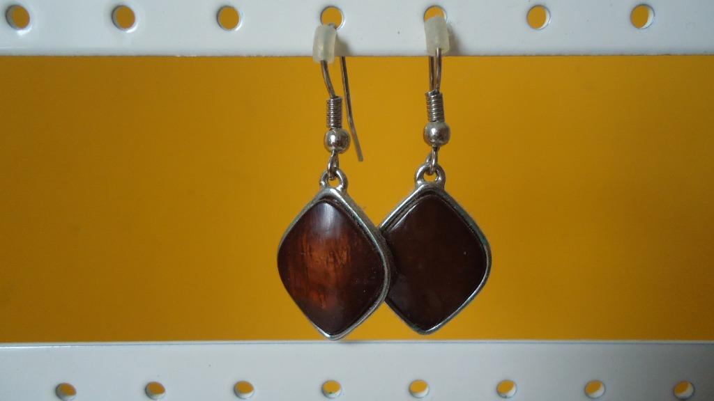 Oorbellen - bruin, Handtassen en Accessoires, Oorbellen, Overige materialen, Hangers, Bruin, Nieuw