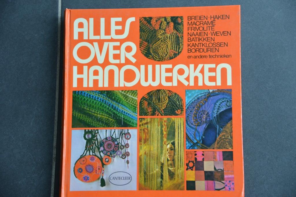 Alles over handwerken., Ophalen of Verzenden, Zo goed als nieuw, Borduren en Naaien
