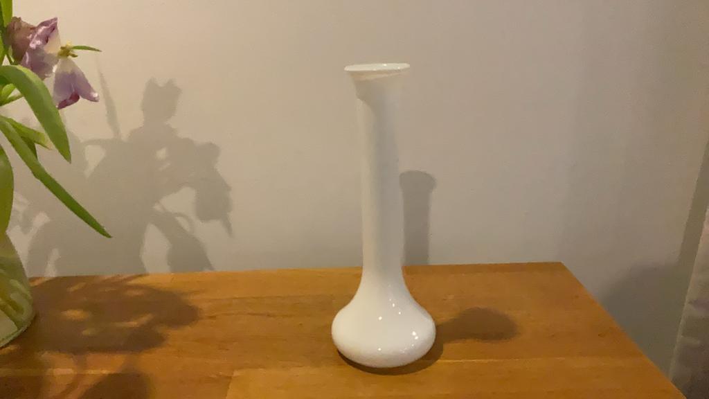 Glazen witte smalle vaas, Ophalen, Zo goed als nieuw, Glas