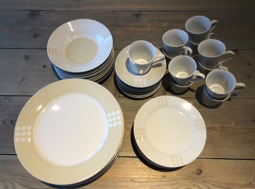 Servies 12 personen, Huis en Inrichting, Ophalen, Overige stijlen, Compleet servies