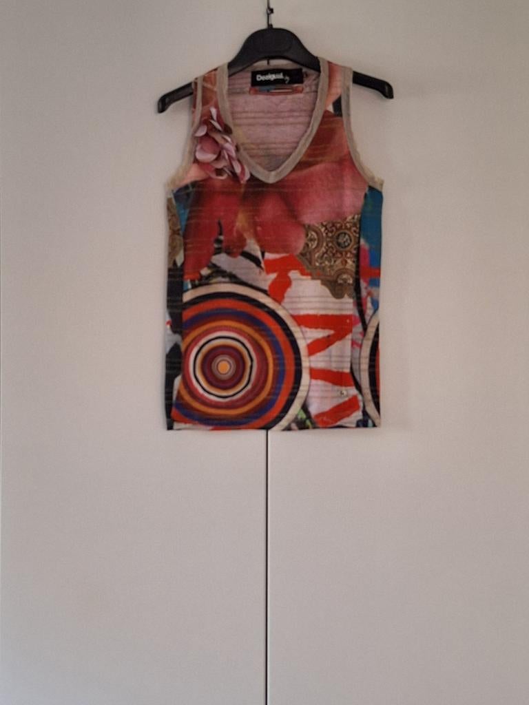T-shirt met gouddraad - Small - Desigual, Ophalen, Zo goed als nieuw, Desigual, Maat 36 (S)