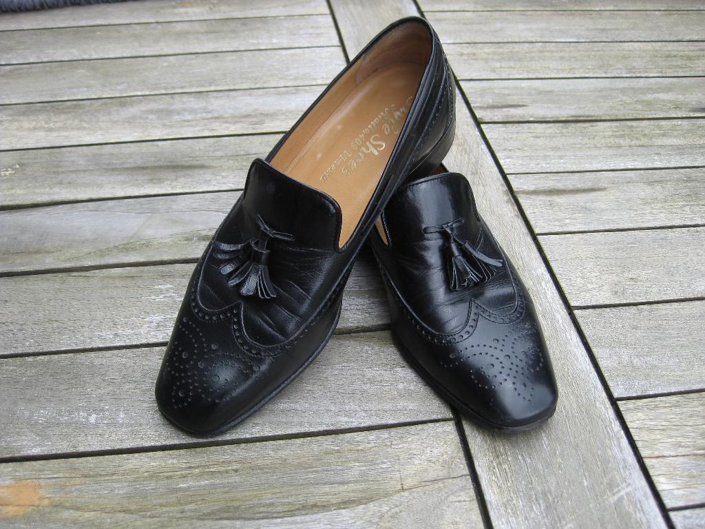 Zwarte Instappers met kwastjes maat 41, Vêtements | Hommes, Chaussures, Enlèvement ou Envoi, Flâneurs, Porté, Noir